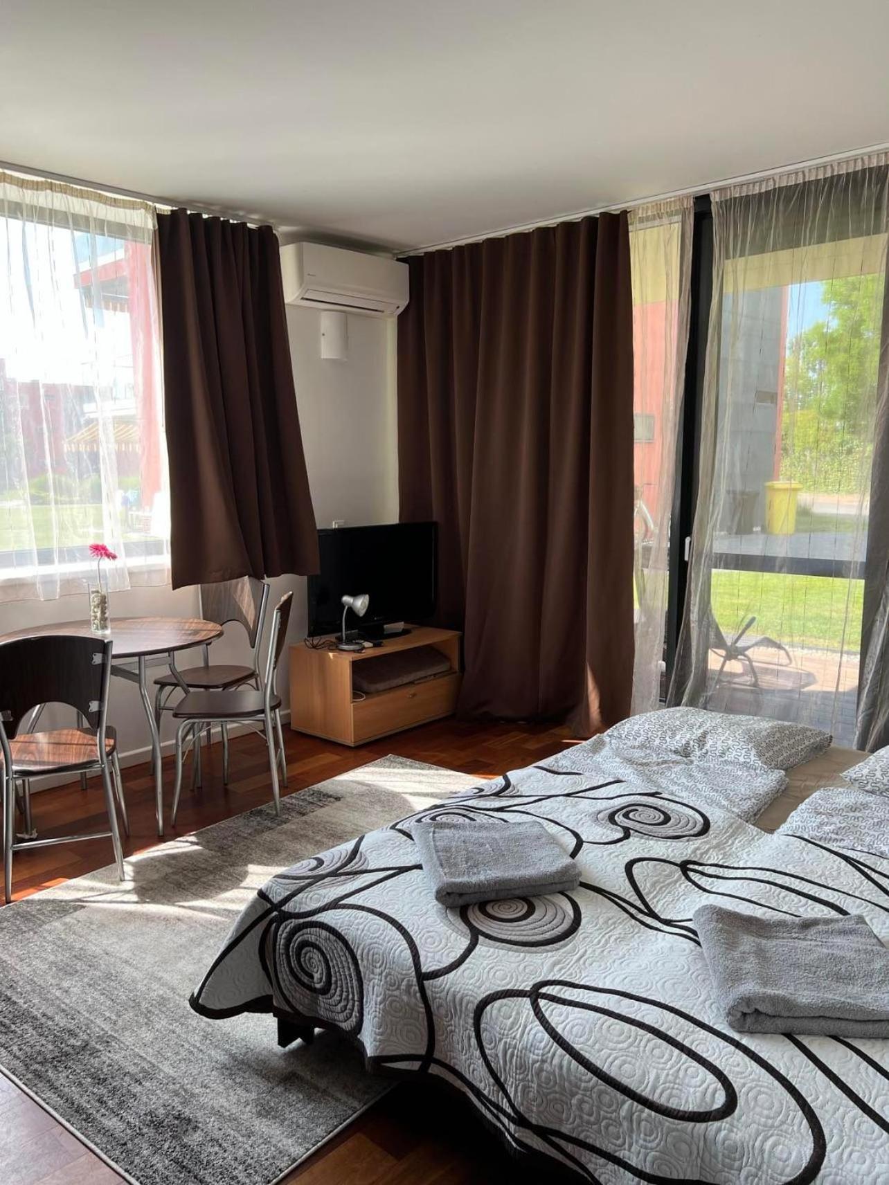 Bavaria Club Apartman Balatonlelle Exterior photo